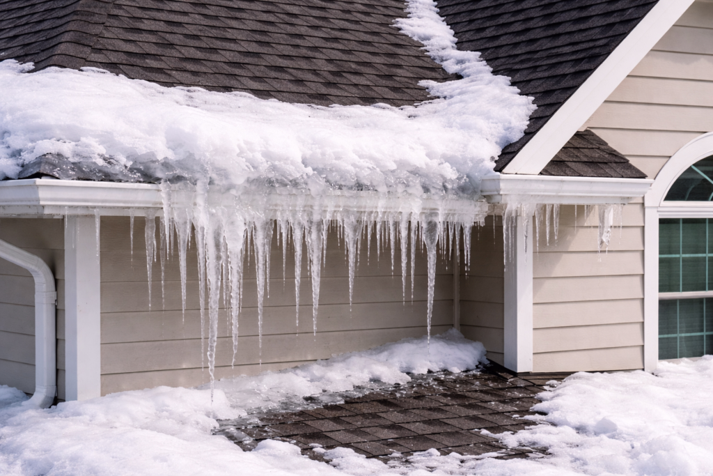 Top Winter Challenges for Toronto Homeowners - 4 Top Winter Challenges for Toronto Homeowners - 3
